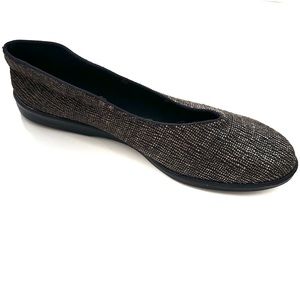 Apropos Soft Knit Textile Black/Tan Speckled Print Comfort Flats